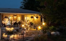 A Garden Stroll Bed & Breakfast